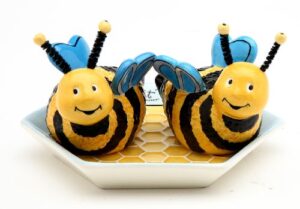 appletree 2-inch ceramic bee salt and pepper with honeycombed tray, yellow