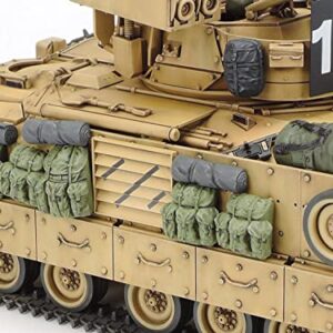 TAMIYA 35264 Desert Storm 1: 35 U.S. M2 A2 Bradley IFV (2)