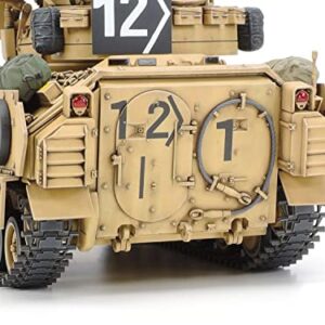 TAMIYA 35264 Desert Storm 1: 35 U.S. M2 A2 Bradley IFV (2)