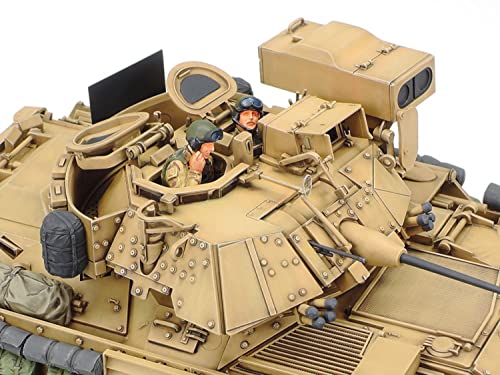 TAMIYA 35264 Desert Storm 1: 35 U.S. M2 A2 Bradley IFV (2)