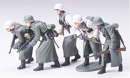 Tamiya German Assault Infantry w-Winter Gear 1/35