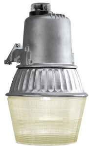 halo e-70-h 70w high pressure sodium safety and security dusk to dawn area light