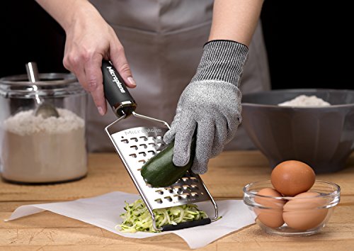 Microplane Cut Resistant Glove Keep Hands Safe in The Kitchen, One Size (Pack of 1) (Original)