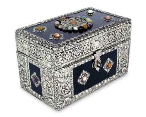 novica repousse brass velvet lined jewelry box with tray and lock, treasure chest’