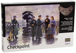 master box checkpoint german soldiers and civilians with sentry box (6) figure model building kits (1:35 scale)