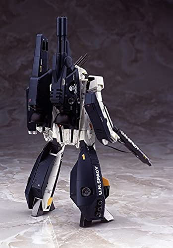 Macross 1/72 Scale VF-1S Strike Battroid Valkyrie Construction Kit by Hasegawa