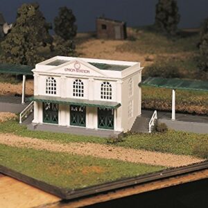 Bachmann Trains - PLASTICVILLE U.S.A. BUILDINGS – CLASSIC KITS - UNION STATION - O Scale , Green