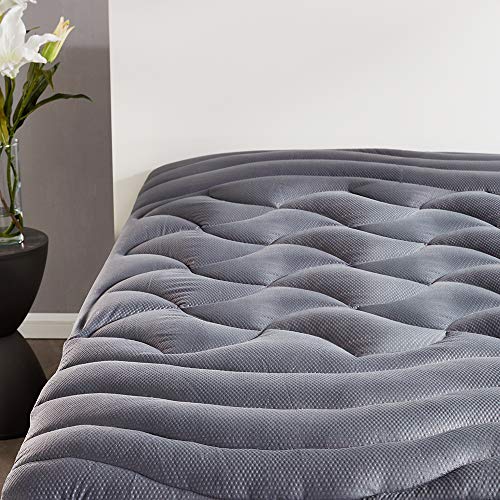 SLEEP ZONE King Size Cooling Mattress Pad, Premium Zoned Quilted Fitted Mattress Topper, Elastic Mattress Protector Cover, Machine Wash Durable, Deep Pocket 8-21 inch (Grey, King)