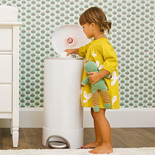 Munchkin Step Diaper Pail Powered by Arm & Hammer, #1 in Odor Control, Award-Winning, Includes 1 Refill Ring and 1 Snap, Seal & toss Bag