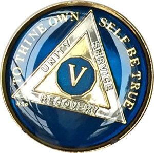 5 year midnight blue aa alcoholics anonymous medallion chip tri plate gold & nickel plated serenity prayer