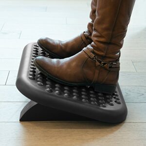 Navaris Under Desk Foot Rest - Ergonomic Footrest for at Work, Home Office, Computer - Adjustable Angle 0 - 15° Support Step Stool Riser for Feet