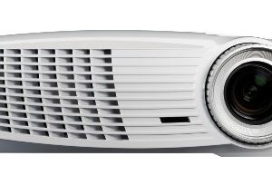 Optoma HD20, HD (1080p), 1700 ANSI Lumens, Home Theater Projector (Old Version)