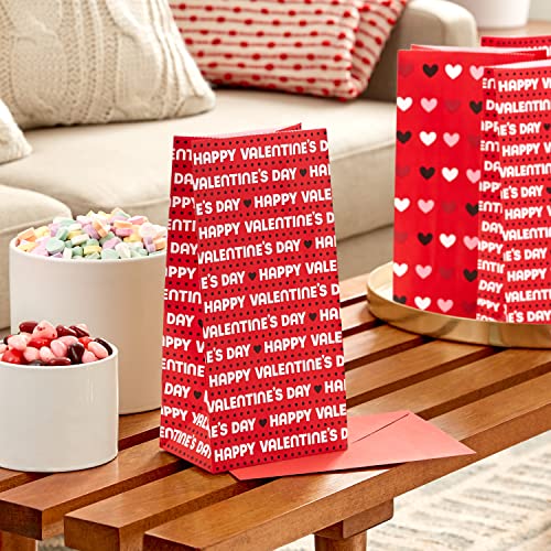 Hallmark Valentine's Day Paper Treat Sacks (30 Bags: "Happy Valentine's Day," Hearts) for Classroom Parties, Valentines, Kids, Coworkers