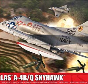 Airfix Douglas A-4B/Q Skyhawk 1:72 Vietnam War Military Aviation Plastic Model Kit A03029A, Unpainted