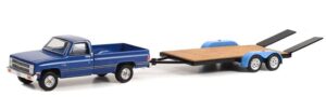 greenlight 32270-b hitch & tow series 27 – 1981 chevy c-20 trailering special with flatbed trailer 1/64 scale