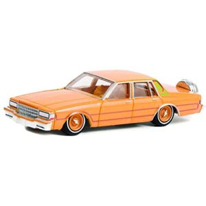 greenlight 63030-f california lowriders series 2 – 1990 chevrolet caprice classic with continental kit 1:64 scale diecast