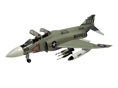 Accurate Miniatures F-4J Phantom II "USN/USMC Fighter Bomber" Model Kit