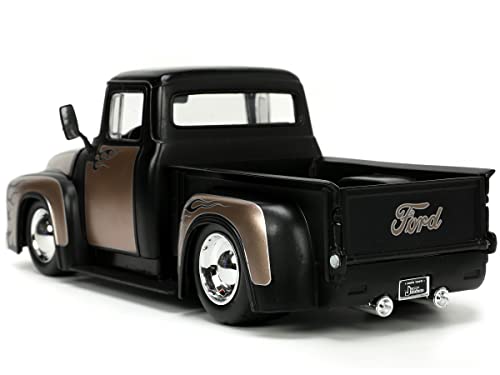 Jada Toys Just Trucks 1:24 1956 Ford F-100 Die-cast Car Black/Brown with Tire Rack, Toys for Kids and Adults