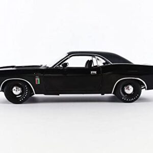 1970 Challenger R/T 426 HEMI The Black Ghost Black with White Tail Stripe 1/18 Diecast Model Car by Greenlight 13614