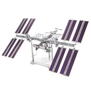 metal earth premium series international space station 3d metal model kit fascinations