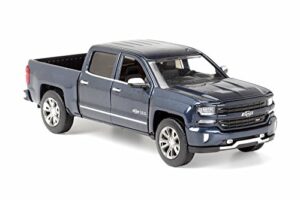 motor max 2018 chevy silverado pick-up truck (centennial edition), steel blue 79353bu – 1/27 scale diecast model toy car