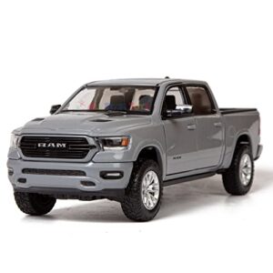 All Star Toys Exclusive 2019 Dodge RAM 1500 Laramie Crew Cab Pickup Truck Ceramic Gray 1:24 Series Diecast Model Car by Motormax 79357 Grey