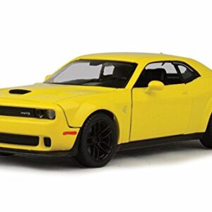 Motor Max 2018 Dodge Challenger SRT Hellcat Widebody, Bright Yellow 79350YL - 1/24 Scale Diecast Model Toy Car