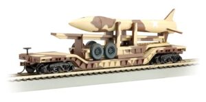 bachmann trains – 52′ center depressed flat car – desert camouflage with missile – ho scale