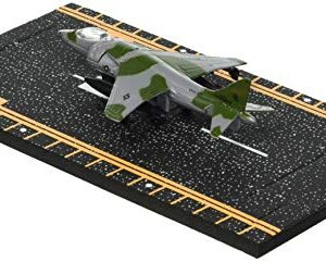 Hot Wings Planes AV-8B Harrier (Green) with Connectible Runway Die Cast Plane