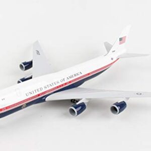 Daron Skymarks 747-8i Air Force One (VC25B) 1/200 Scale w/Gear SKR1076 New 2020