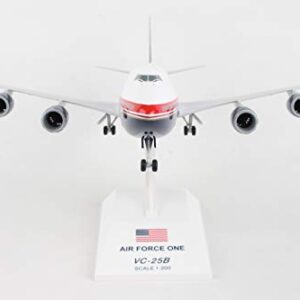 Daron Skymarks 747-8i Air Force One (VC25B) 1/200 Scale w/Gear SKR1076 New 2020