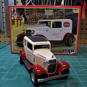 1932 Ford Sedan Delivery Coca Cola 1:25 Scale MPC Plastic Car Kit