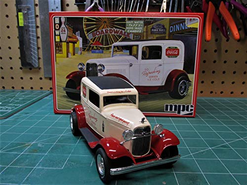 1932 Ford Sedan Delivery Coca Cola 1:25 Scale MPC Plastic Car Kit