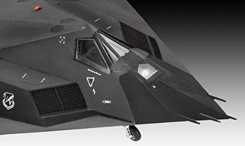 Revell 03899 F-117 F-117A Nighthawk Stealth Fighter, Multi Colour, 1: 72 Scale