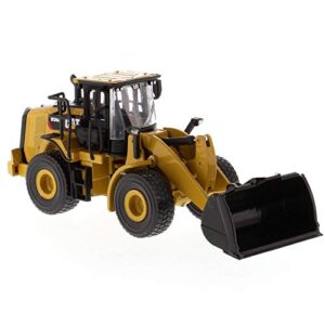 1:64 Scale Caterpillar 950M Wheel Loader - Construction Metal Series by Diecast Masters - 85692 - Play & Collect - with Functioning Arm and Bucket - Made of Diecast Metal with Some Plastic Parts