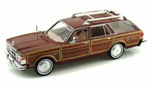 1979 chrysler lebaron town & country wagon, red with woodie siding motormax 73331 – 1/24 scale diecast model car