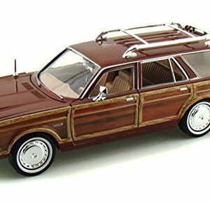 1979 Chrysler Lebaron Town & Country Wagon, Red with Woodie Siding Motormax 73331 - 1/24 Scale Diecast Model Car