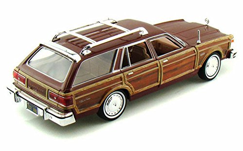 1979 Chrysler Lebaron Town & Country Wagon, Red with Woodie Siding Motormax 73331 - 1/24 Scale Diecast Model Car