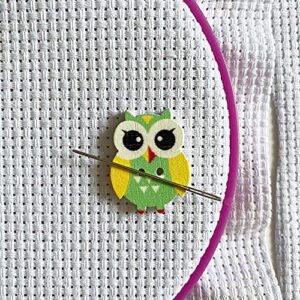 DPXWCCH 4 Pieces Owl Needle Minders, Magnetic Wooden Needle Nanny, Cross Stitch Embroidery Needlework Accessories