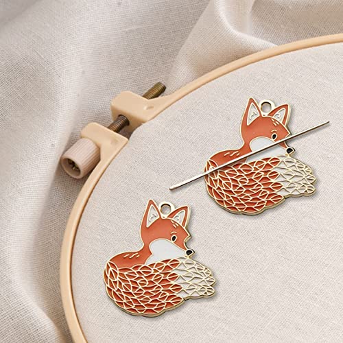 Lovely Fox Needle Minder for Embroidery, Magnetic Pin Holder for Cross Stitch, Needlework and Embroidery Accessories （2 PCS）