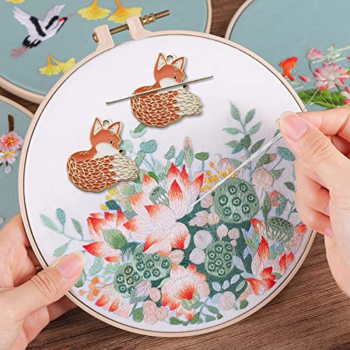 Lovely Fox Needle Minder for Embroidery, Magnetic Pin Holder for Cross Stitch, Needlework and Embroidery Accessories （2 PCS）