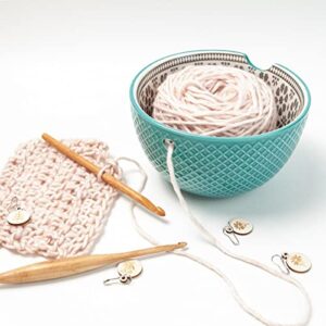 VAHIGCY Yarn Ball Holder Bowl | Round Ceramic Yarn Storage Bowl for Crocheting,Knitting Bowl Yarn Holder with Hole, Yarn Organizer Skein Bowl for Wool Balls Storage