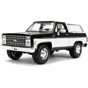 jada toys 1980 chevy blazer k5 black/white 1:24 die – cast vehicle