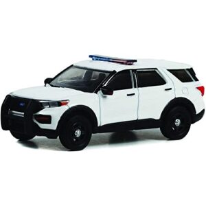 greenlight 43004-l hot pursuit – 2022 explorer police interceptor utility – white with light bar & push bar 1:64 scale diecast