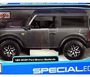 Maisto Diecast Cars 2021 Ford Bronco Badlands Gray Metallic with Black Top Special Edition 124 Diecast Model Car by Maisto 31530