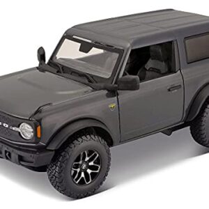 Maisto Diecast Cars 2021 Ford Bronco Badlands Gray Metallic with Black Top Special Edition 124 Diecast Model Car by Maisto 31530