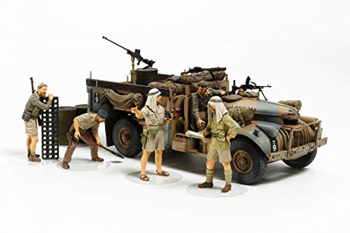 Tamiya 300032407 - 1:35 Scale British LRDG Command Car with 7 Figures