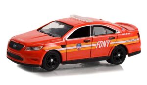 greenlight 67040-c first responders series 1 – 2016 police interceptor sedan – fdny (the official fire department city of new york) ems division 4 1:64 scale diecast
