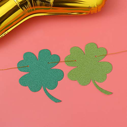 PRETYZOOM 2pcs St. Patricks Day Banners Shamrock Clover Banner Lucky in Love Irish Shamrock Banners Garland St. Patricks Day Decorations for St. Patricks Day Party Use