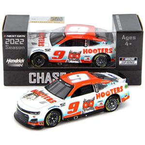 lionel racing chase elliott 2022 hooters diecast car 1:64 scale